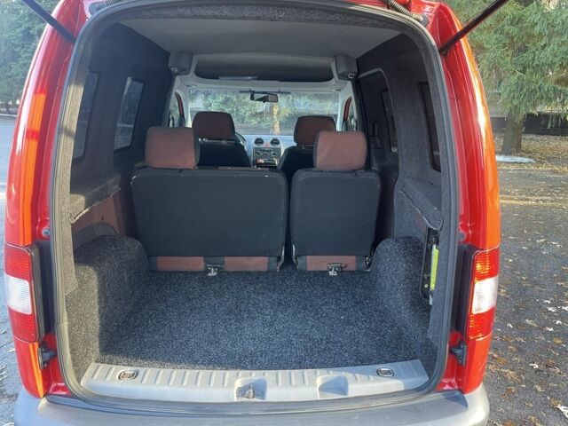 Червоний Фольксваген Кадді, об'ємом двигуна 2 л та пробігом 246 тис. км за 5900 $, фото 16 на Automoto.ua