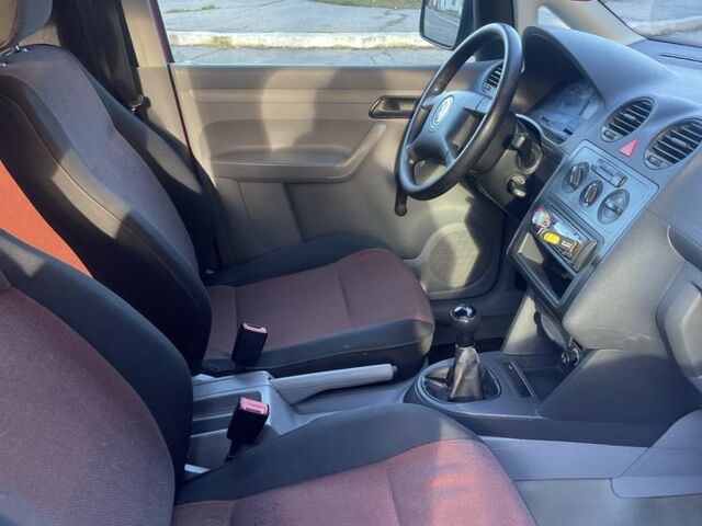 Червоний Фольксваген Кадді, об'ємом двигуна 2 л та пробігом 246 тис. км за 5900 $, фото 18 на Automoto.ua