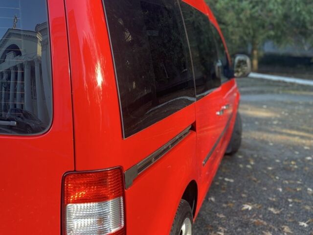 Червоний Фольксваген Кадді, об'ємом двигуна 2 л та пробігом 246 тис. км за 5900 $, фото 10 на Automoto.ua