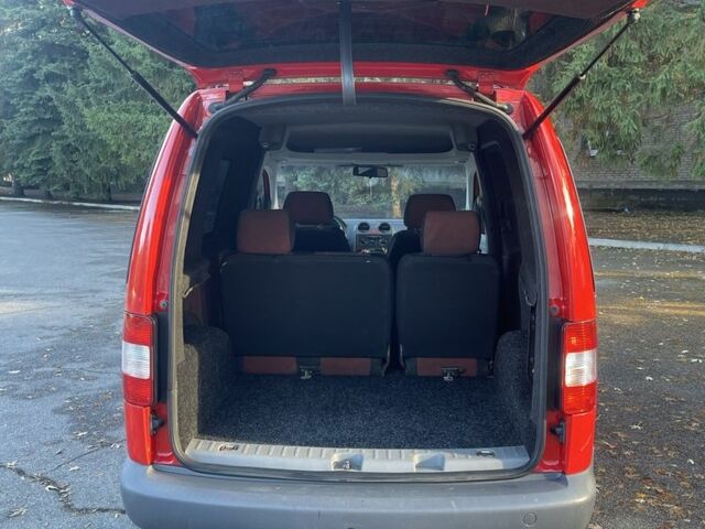 Червоний Фольксваген Кадді, об'ємом двигуна 2 л та пробігом 246 тис. км за 5900 $, фото 17 на Automoto.ua