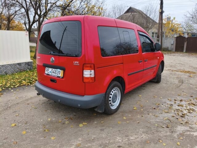 Красный Фольксваген Кадди, объемом двигателя 2 л и пробегом 188 тыс. км за 9300 $, фото 3 на Automoto.ua