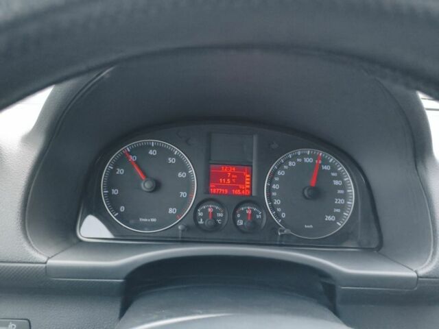 Червоний Фольксваген Кадді, об'ємом двигуна 2 л та пробігом 188 тис. км за 8800 $, фото 5 на Automoto.ua