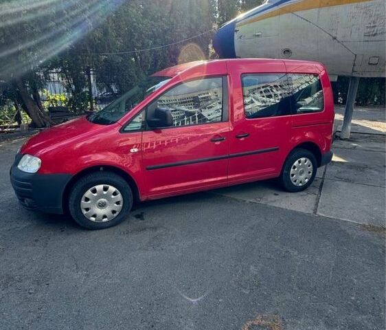 Красный Фольксваген Кадди, объемом двигателя 1.4 л и пробегом 272 тыс. км за 6900 $, фото 2 на Automoto.ua