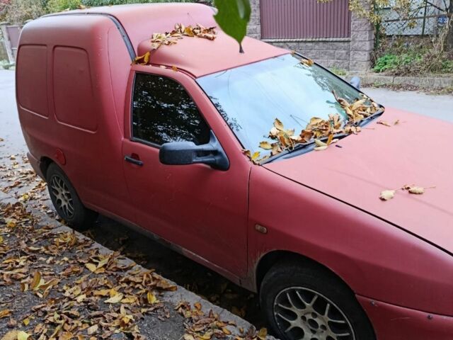 Красный Фольксваген Кадди, объемом двигателя 0 л и пробегом 333 тыс. км за 1350 $, фото 2 на Automoto.ua