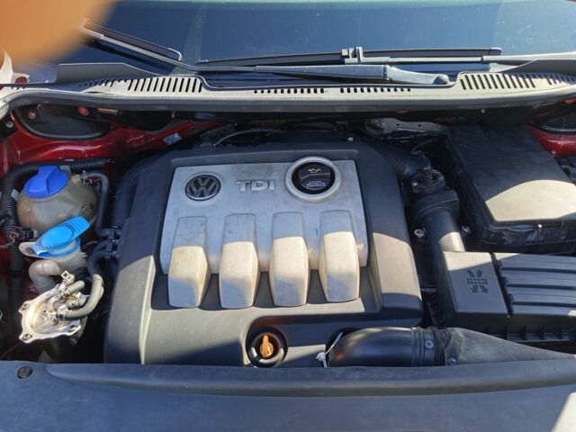 Красный Фольксваген Кадди, объемом двигателя 0 л и пробегом 380 тыс. км за 5600 $, фото 7 на Automoto.ua