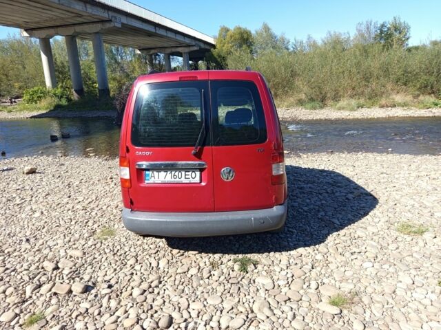 Красный Фольксваген Кадди, объемом двигателя 0 л и пробегом 380 тыс. км за 5600 $, фото 2 на Automoto.ua