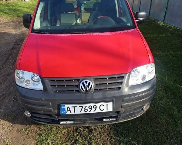 Красный Фольксваген Кадди, объемом двигателя 2 л и пробегом 240 тыс. км за 4000 $, фото 4 на Automoto.ua