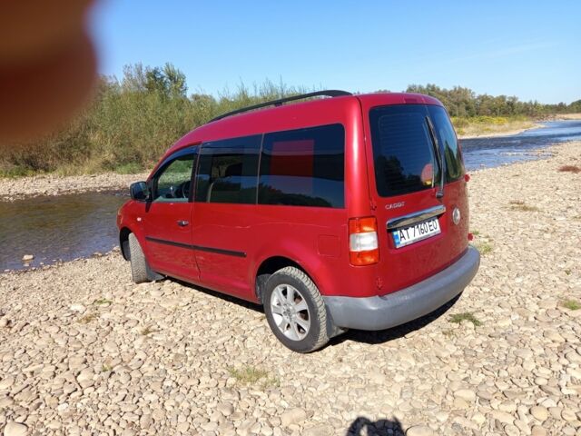 Красный Фольксваген Кадди, объемом двигателя 0 л и пробегом 380 тыс. км за 5600 $, фото 1 на Automoto.ua