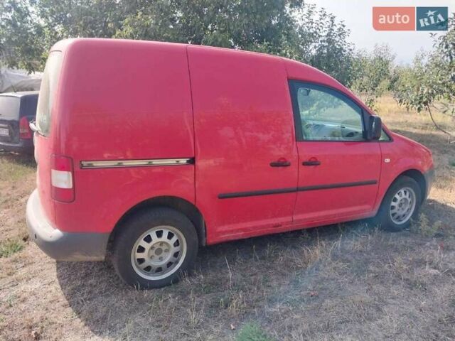 Красный Фольксваген Кадди, объемом двигателя 2 л и пробегом 301 тыс. км за 5000 $, фото 4 на Automoto.ua