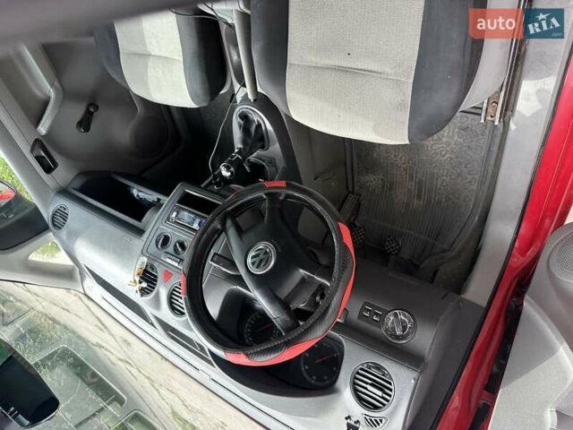 Червоний Фольксваген Кадді, об'ємом двигуна 1.9 л та пробігом 111 тис. км за 4999 $, фото 3 на Automoto.ua