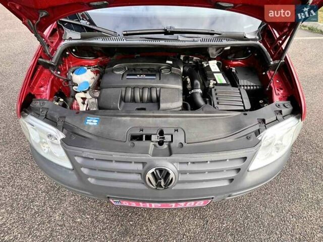 Красный Фольксваген Кадди, объемом двигателя 1.6 л и пробегом 220 тыс. км за 6950 $, фото 23 на Automoto.ua