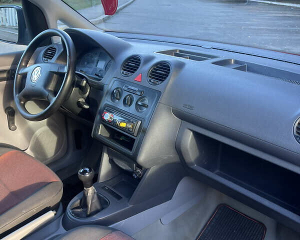 Красный Фольксваген Кадди, объемом двигателя 1.9 л и пробегом 246 тыс. км за 5900 $, фото 20 на Automoto.ua