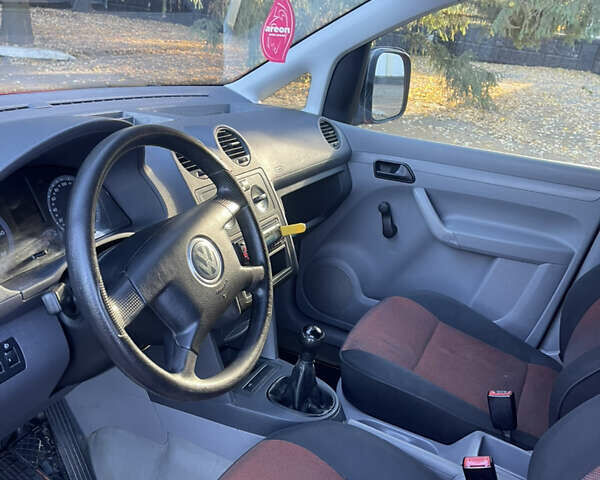 Красный Фольксваген Кадди, объемом двигателя 1.9 л и пробегом 246 тыс. км за 5900 $, фото 15 на Automoto.ua