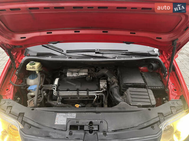 Красный Фольксваген Кадди, объемом двигателя 1.97 л и пробегом 230 тыс. км за 4800 $, фото 11 на Automoto.ua