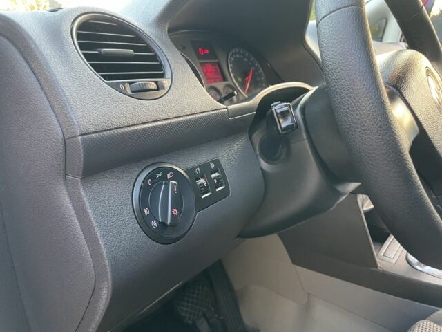 Красный Фольксваген Кадди, объемом двигателя 1.9 л и пробегом 269 тыс. км за 7000 $, фото 8 на Automoto.ua