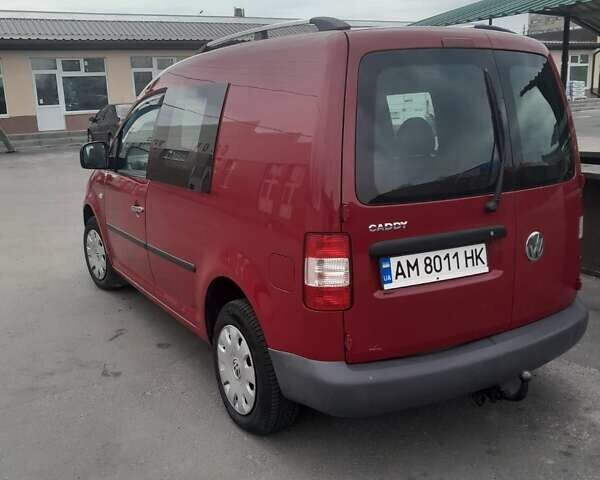 Красный Фольксваген Кадди, объемом двигателя 2 л и пробегом 270 тыс. км за 5300 $, фото 2 на Automoto.ua