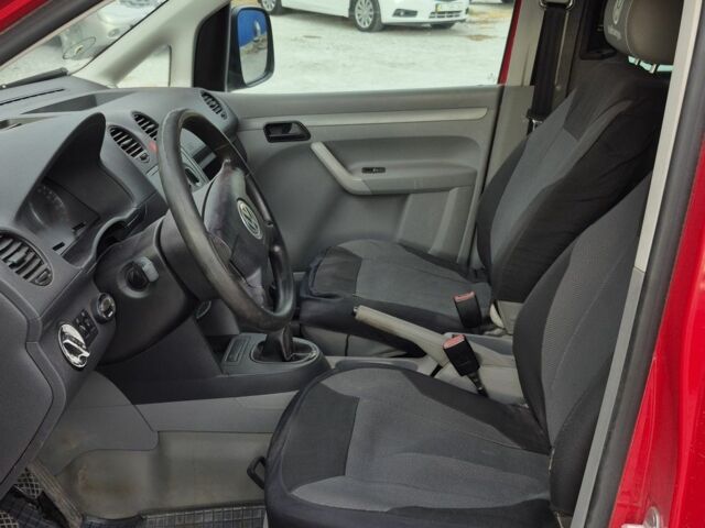 Червоний Фольксваген Кадді, об'ємом двигуна 2 л та пробігом 260 тис. км за 5500 $, фото 9 на Automoto.ua