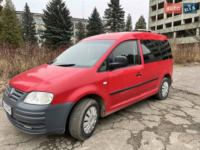 Красный Фольксваген Кадди, объемом двигателя 1.97 л и пробегом 300 тыс. км за 5500 $, фото 10 на Automoto.ua