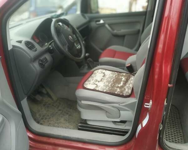 Красный Фольксваген Кадди, объемом двигателя 1.9 л и пробегом 282 тыс. км за 7300 $, фото 26 на Automoto.ua