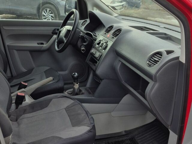 Червоний Фольксваген Кадді, об'ємом двигуна 2 л та пробігом 260 тис. км за 5500 $, фото 16 на Automoto.ua