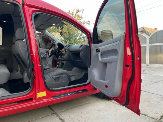 Красный Фольксваген Кадди, объемом двигателя 1.9 л и пробегом 269 тыс. км за 7000 $, фото 14 на Automoto.ua