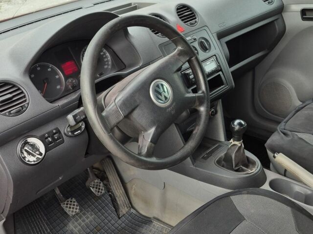 Червоний Фольксваген Кадді, об'ємом двигуна 2 л та пробігом 260 тис. км за 5500 $, фото 11 на Automoto.ua