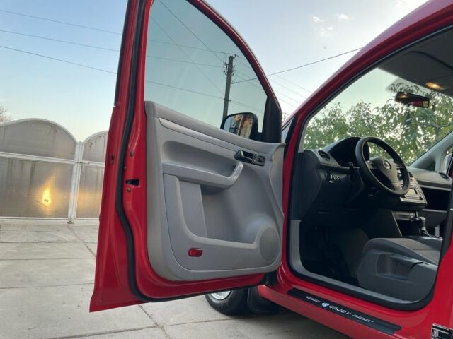 Красный Фольксваген Кадди, объемом двигателя 1.9 л и пробегом 269 тыс. км за 7000 $, фото 22 на Automoto.ua