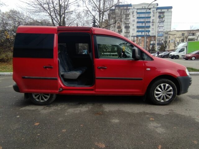 Красный Фольксваген Кадди, объемом двигателя 2 л и пробегом 226 тыс. км за 4600 $, фото 8 на Automoto.ua