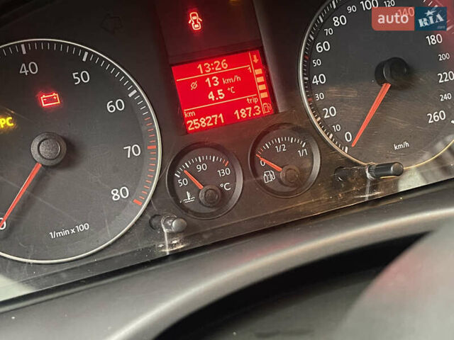 Красный Фольксваген Кадди, объемом двигателя 1.98 л и пробегом 250 тыс. км за 7500 $, фото 17 на Automoto.ua