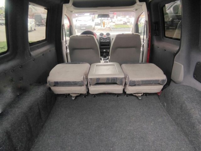 Красный Фольксваген Кадди, объемом двигателя 2 л и пробегом 226 тыс. км за 4600 $, фото 12 на Automoto.ua