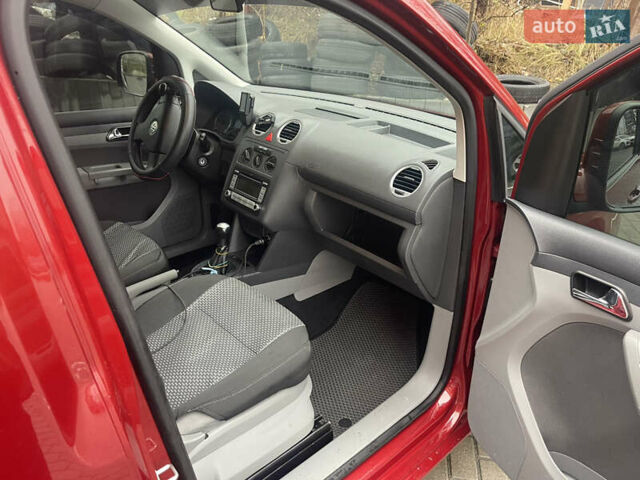 Красный Фольксваген Кадди, объемом двигателя 1.98 л и пробегом 250 тыс. км за 7500 $, фото 10 на Automoto.ua