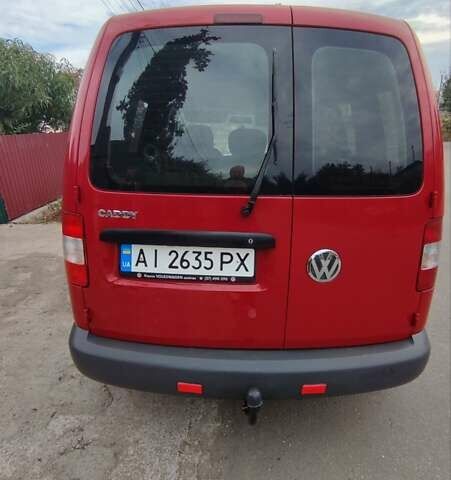 Красный Фольксваген Кадди, объемом двигателя 1.97 л и пробегом 260 тыс. км за 5700 $, фото 1 на Automoto.ua