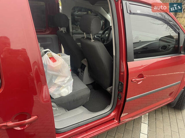 Красный Фольксваген Кадди, объемом двигателя 1.98 л и пробегом 250 тыс. км за 7500 $, фото 15 на Automoto.ua