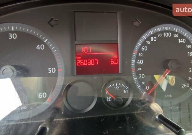Красный Фольксваген Кадди, объемом двигателя 1.97 л и пробегом 260 тыс. км за 5700 $, фото 13 на Automoto.ua