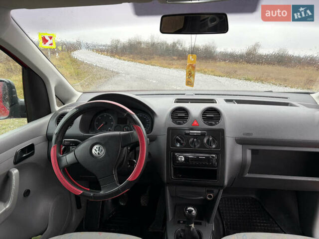 Червоний Фольксваген Кадді, об'ємом двигуна 1.9 л та пробігом 227 тис. км за 5700 $, фото 8 на Automoto.ua