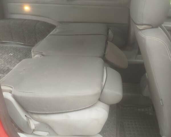 Красный Фольксваген Кадди, объемом двигателя 1.9 л и пробегом 353 тыс. км за 5500 $, фото 2 на Automoto.ua