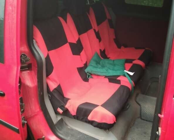 Красный Фольксваген Кадди, объемом двигателя 1.9 л и пробегом 431 тыс. км за 6500 $, фото 4 на Automoto.ua