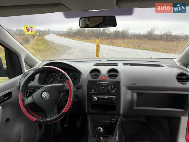 Червоний Фольксваген Кадді, об'ємом двигуна 1.9 л та пробігом 227 тис. км за 5700 $, фото 7 на Automoto.ua