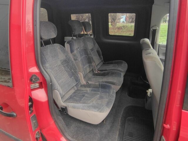 Красный Фольксваген Кадди, объемом двигателя 2 л и пробегом 226 тыс. км за 4600 $, фото 9 на Automoto.ua