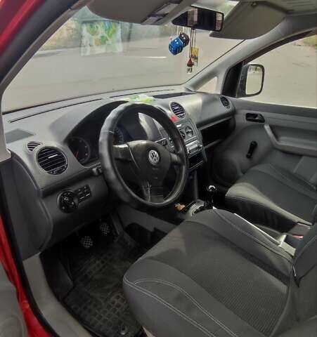 Красный Фольксваген Кадди, объемом двигателя 1.97 л и пробегом 260 тыс. км за 5700 $, фото 16 на Automoto.ua