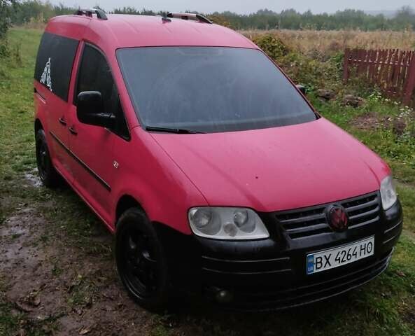 Красный Фольксваген Кадди, объемом двигателя 1.9 л и пробегом 431 тыс. км за 6500 $, фото 9 на Automoto.ua