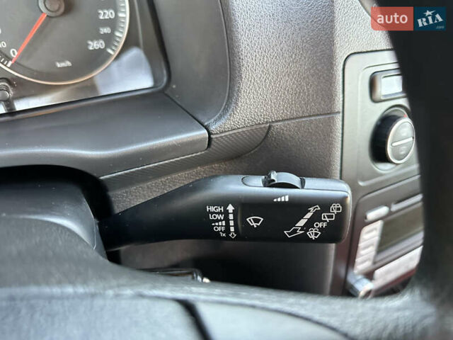 Красный Фольксваген Кадди, объемом двигателя 1.6 л и пробегом 210 тыс. км за 8999 $, фото 82 на Automoto.ua