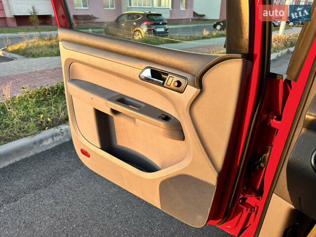 Красный Фольксваген Кадди, объемом двигателя 1.6 л и пробегом 210 тыс. км за 8999 $, фото 71 на Automoto.ua