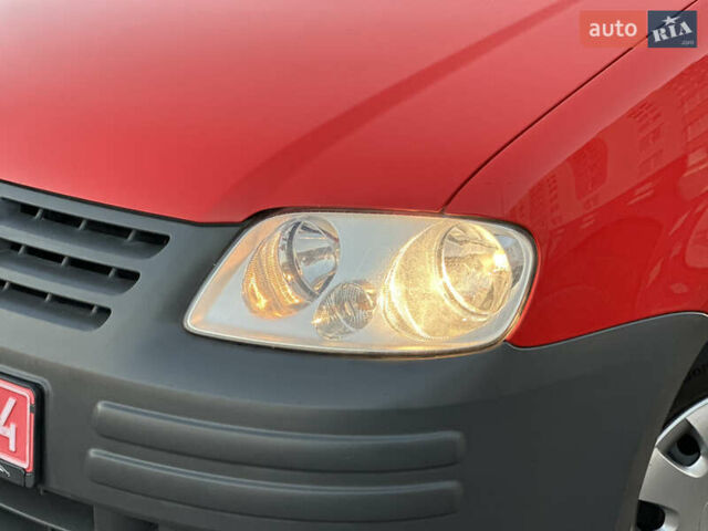 Красный Фольксваген Кадди, объемом двигателя 1.6 л и пробегом 210 тыс. км за 8999 $, фото 3 на Automoto.ua