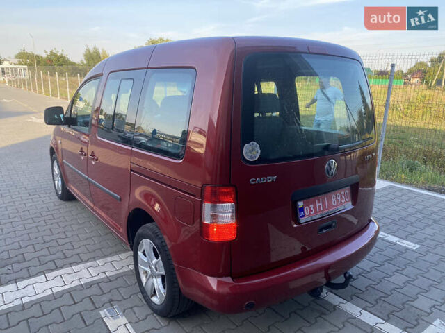 Красный Фольксваген Кадди, объемом двигателя 1.6 л и пробегом 173 тыс. км за 6299 $, фото 6 на Automoto.ua