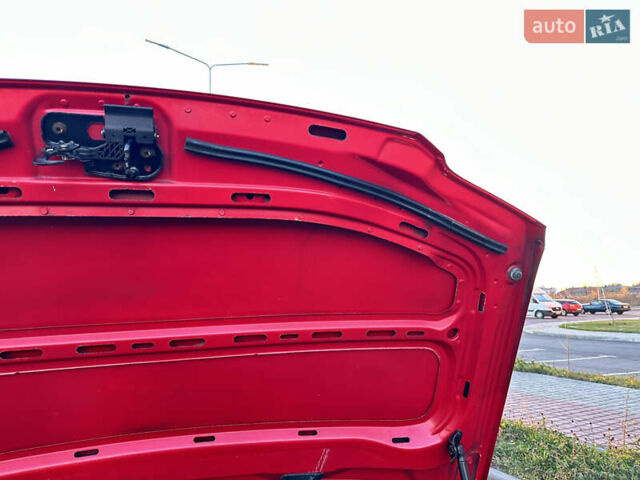 Красный Фольксваген Кадди, объемом двигателя 1.6 л и пробегом 210 тыс. км за 8999 $, фото 48 на Automoto.ua