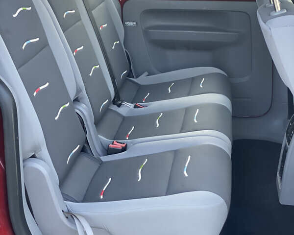 Красный Фольксваген Кадди, объемом двигателя 1.6 л и пробегом 173 тыс. км за 6299 $, фото 14 на Automoto.ua