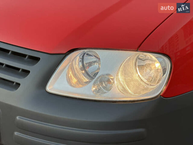 Красный Фольксваген Кадди, объемом двигателя 1.6 л и пробегом 210 тыс. км за 8999 $, фото 37 на Automoto.ua