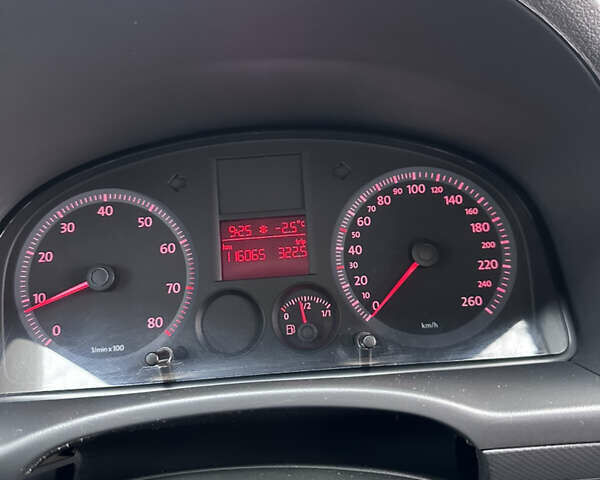 Красный Фольксваген Кадди, объемом двигателя 1.4 л и пробегом 116 тыс. км за 7400 $, фото 11 на Automoto.ua