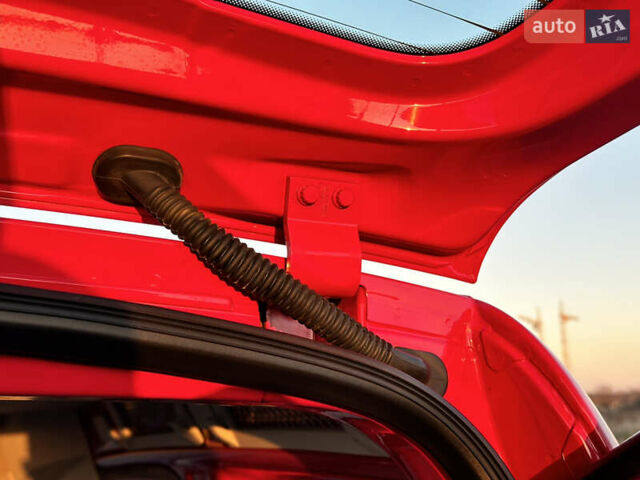 Красный Фольксваген Кадди, объемом двигателя 1.6 л и пробегом 210 тыс. км за 8999 $, фото 57 на Automoto.ua